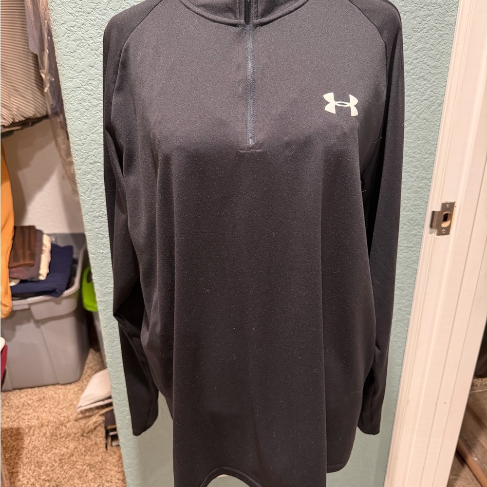 Under Armour Large Black Logo Sweatshirt